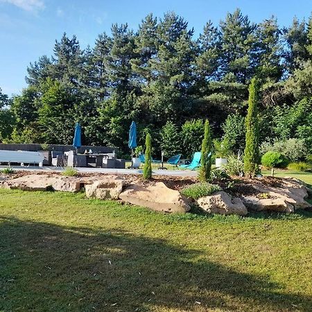 Chambre Dans Un Ecrin De Verdure Angrie Exterior foto